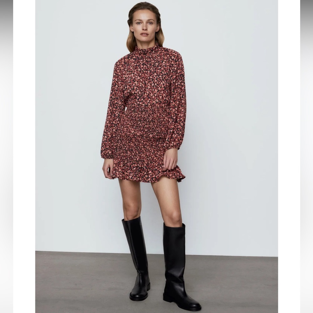 Zara mini dress, floral with elastic detail, long sleeve, size medium
